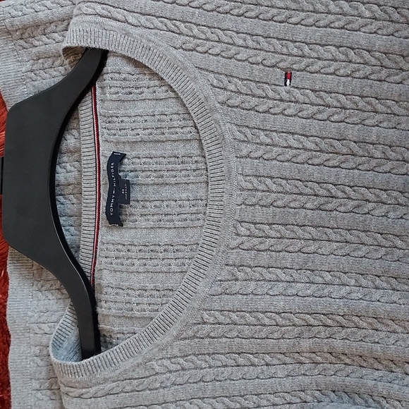Tommy Hilfiger Sweater - Picture 7 of 8